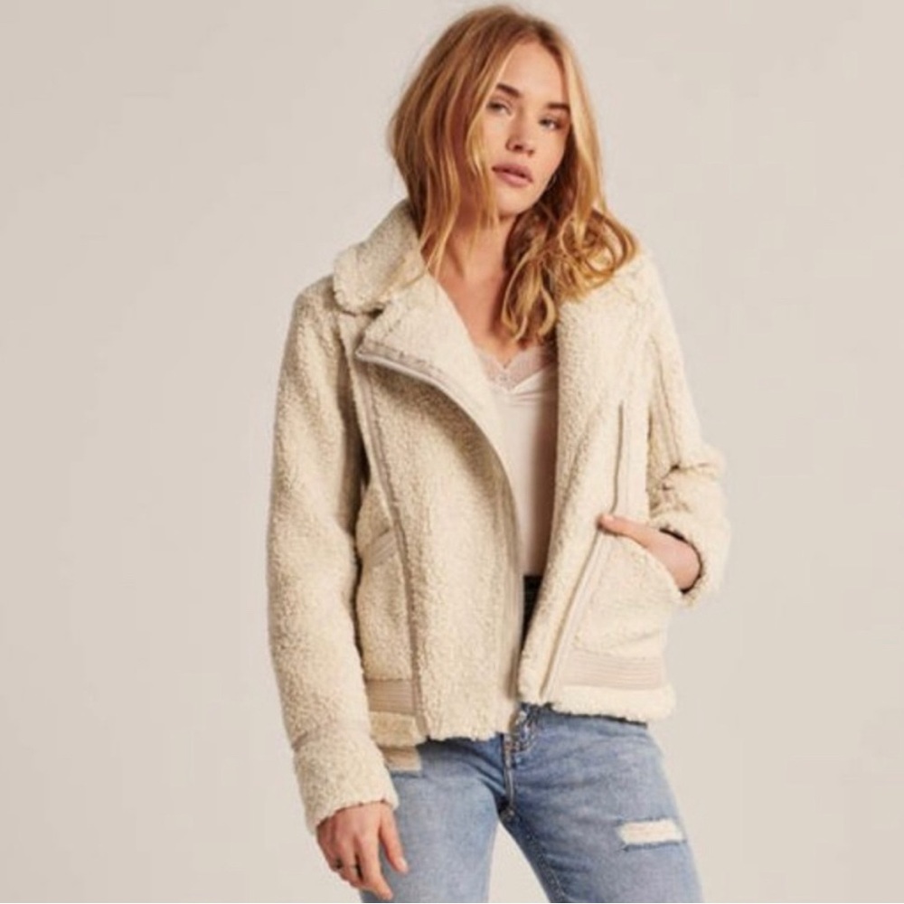 Abercrombie cream Sherpa jacket - Like new!!